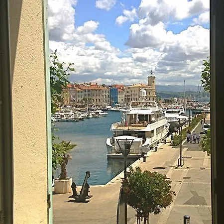 Appartement Accostage Vieux-port - & Parking En Option *