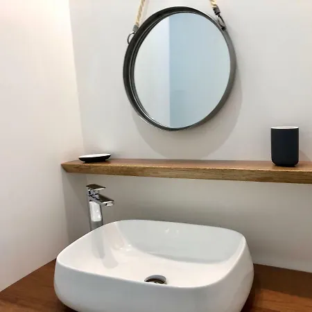 Accostage Vieux-port - Appartements&parking * La Ciotat